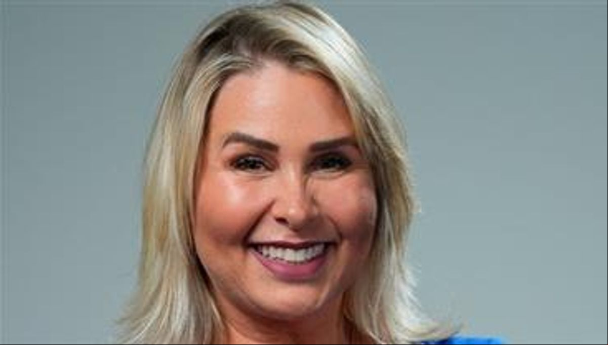 Ex-Paquita Andréa Sorvetão processa Globo e Renato Aragão 
